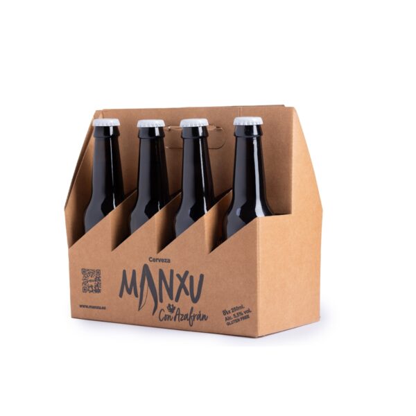 Pack de seis cervezas Manxu en portabotellas de cartón.