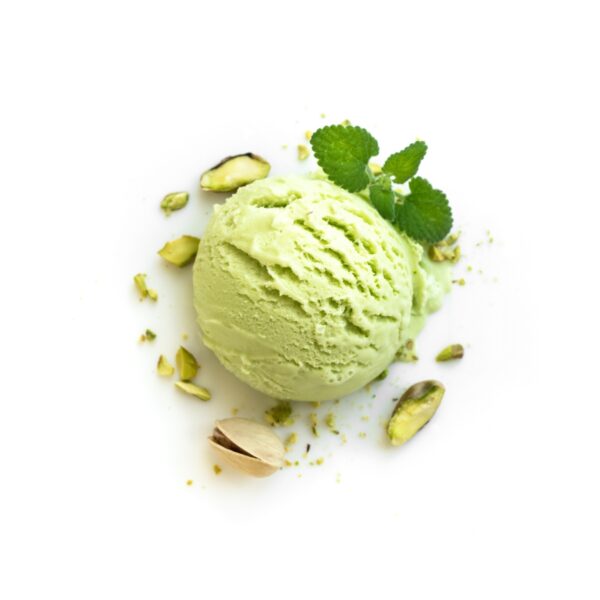 Helado de pistacho con menta fresca y nueces